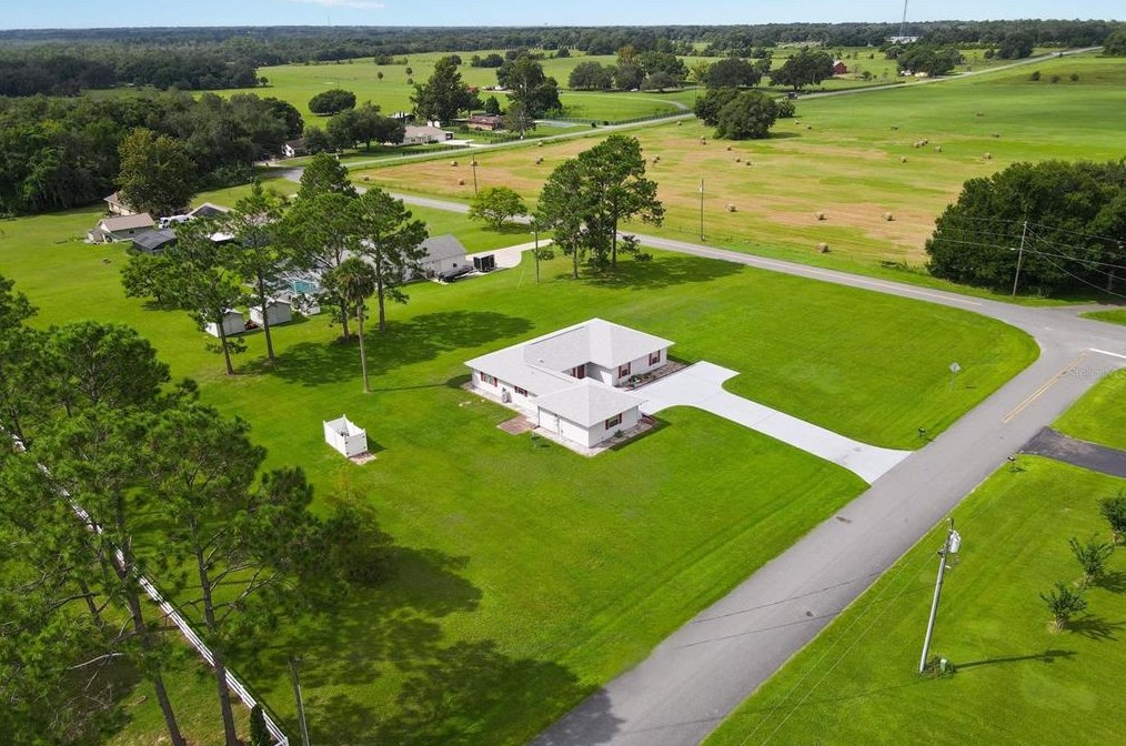 3742 Honey Dr, Fruitland Park, FL 34731