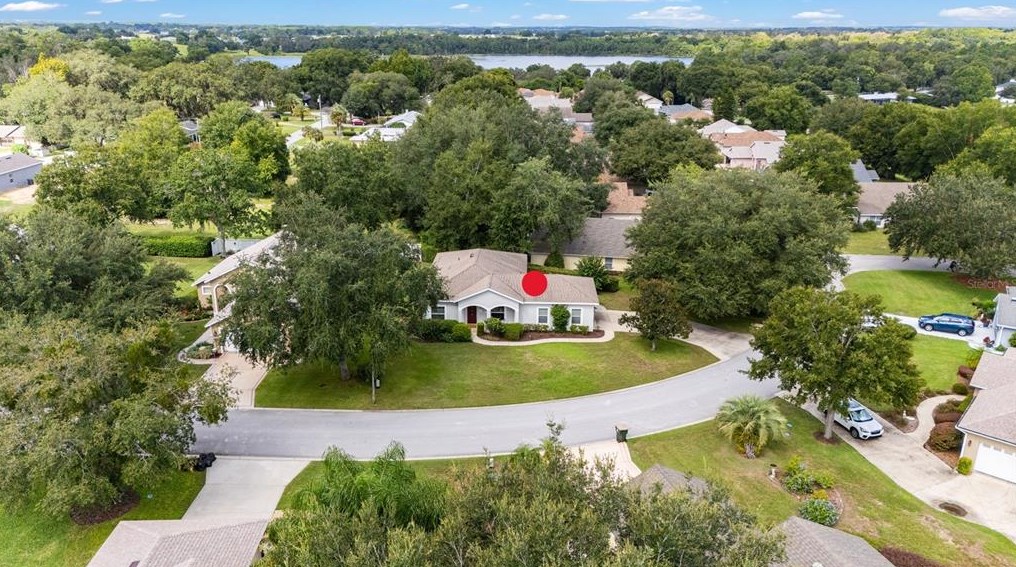 97 Twin Lake Cir, Umatilla, FL 32784