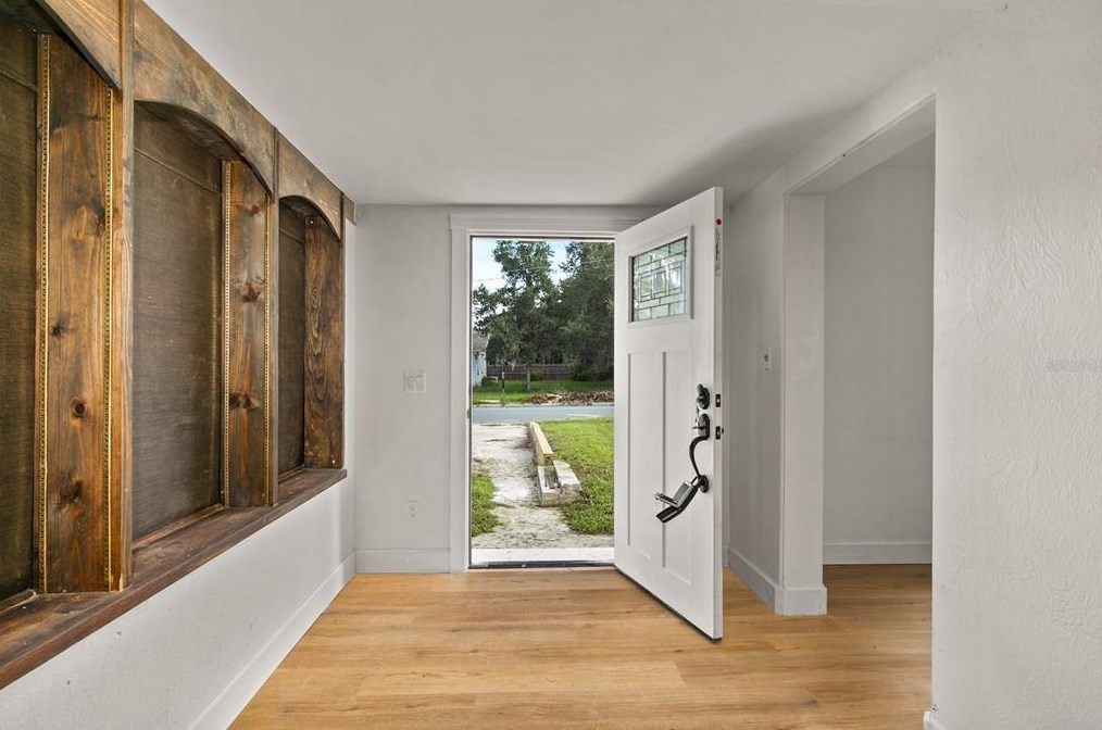 812 Shirley Ave, Mount Dora, FL 32757