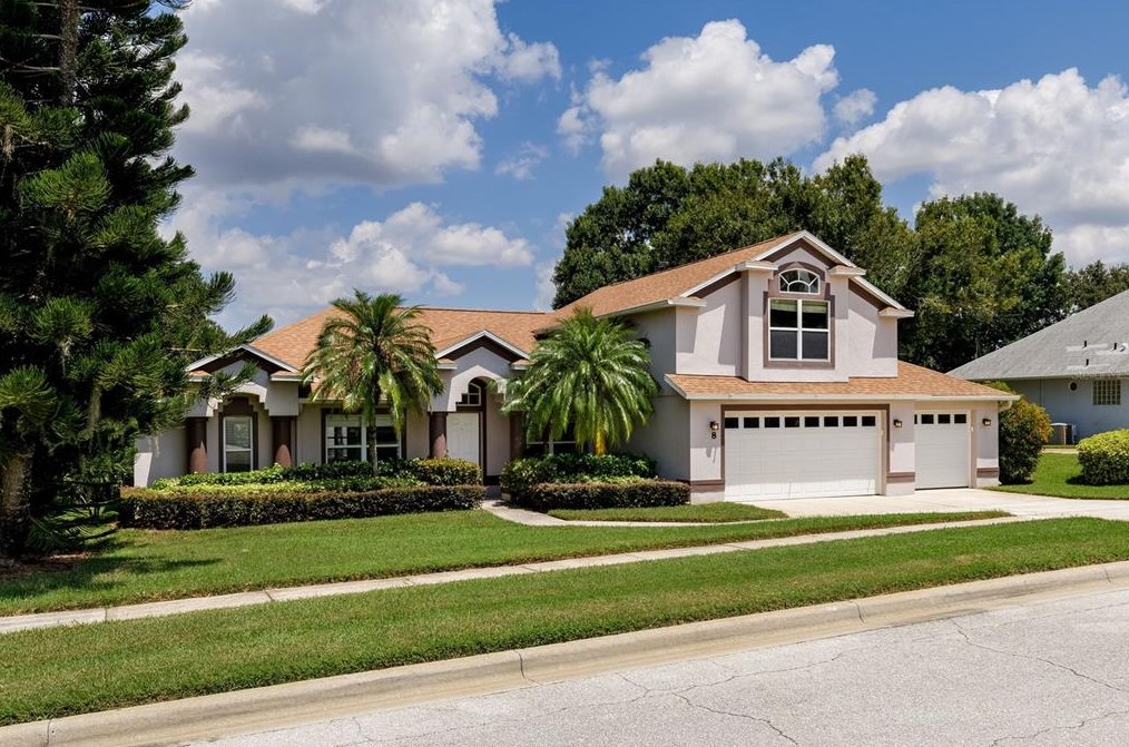 8 Oakland Pointe Cir, Oakland, FL 34760