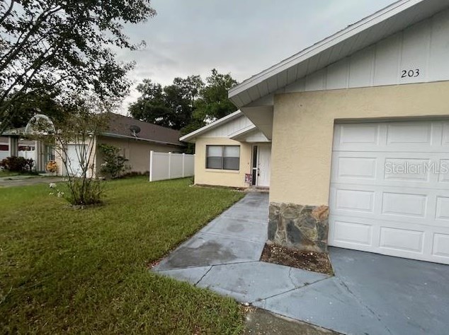 203 Pinecrest Rd, Mount Dora, FL 32757