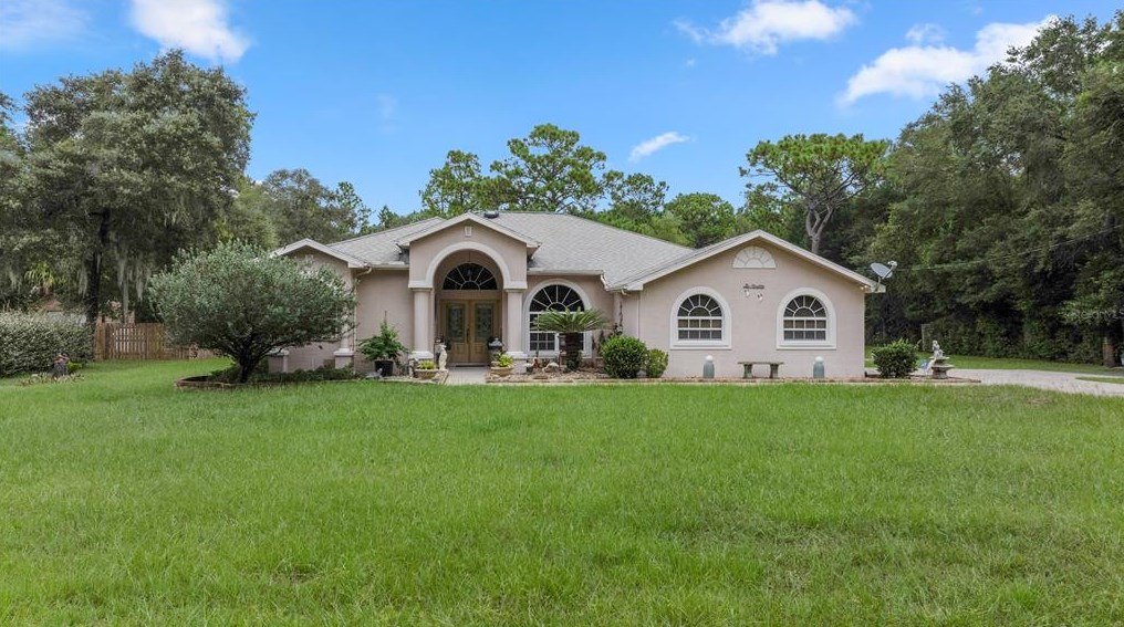 9781 W Pinespring Ct, Crystal River, FL 34428