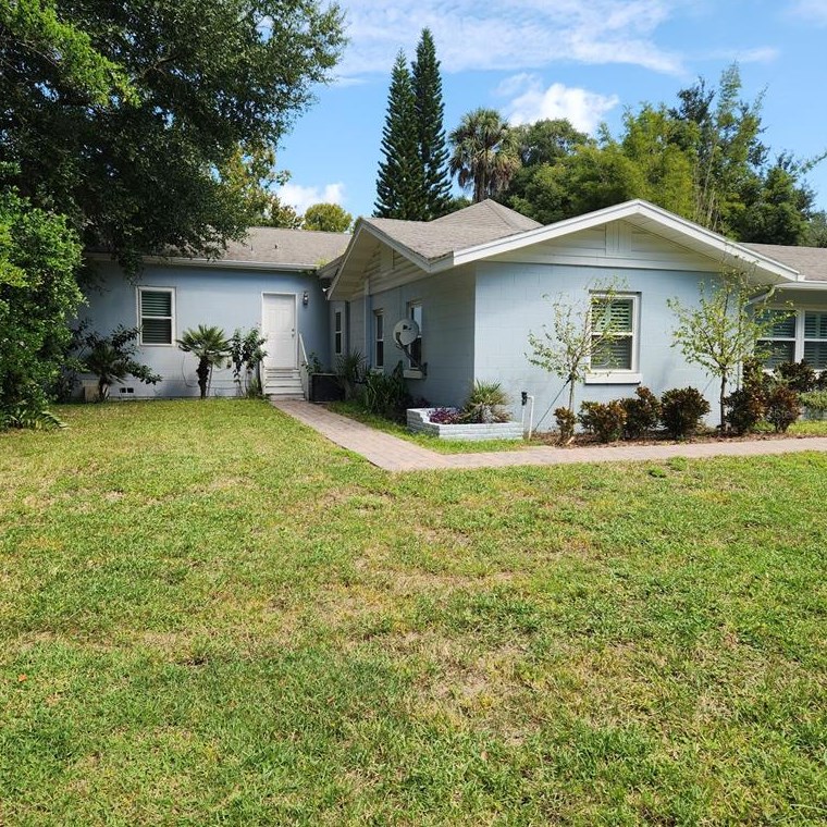 715 E 1st Ave, Mount Dora, FL 32757
