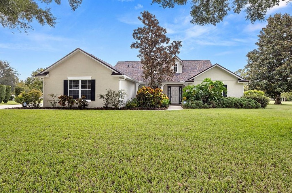 7829 Laurel View Dr, Mount Dora, FL 32757