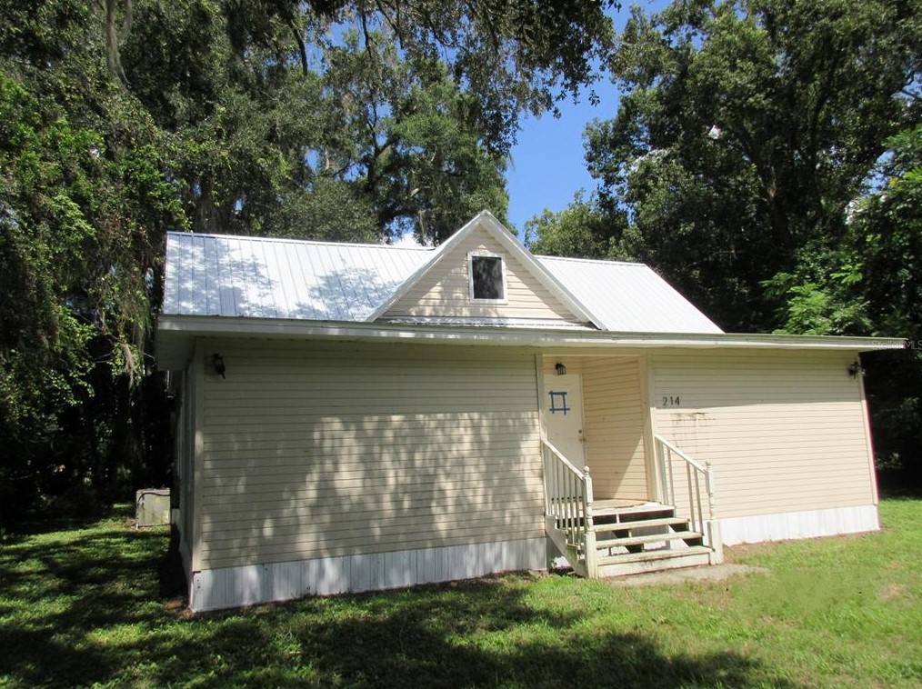 214 W Dade Ave, Bushnell, FL 33513