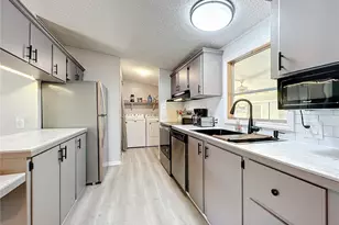 13426 Palm Dr, Astatula, FL 34705 - Photo 8