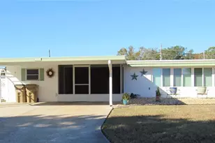 31715 Clayton St, Tavares, FL 32778 - Photo 1