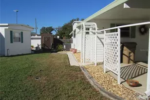 31715 Clayton St, Tavares, FL 32778 - Photo 16