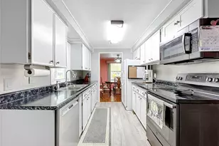 1026 Capella Dr, Tavares, FL 32778 - Photo 8