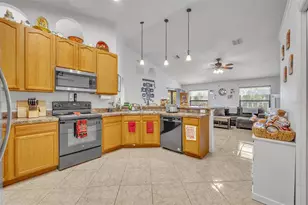 36341 Grand Island Oaks Cir, Grand Island, FL 32735 - Photo 8