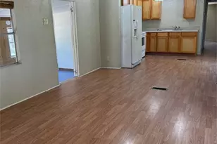 2107 Hialeah Ave, Leesburg, FL 34748 - Photo 16
