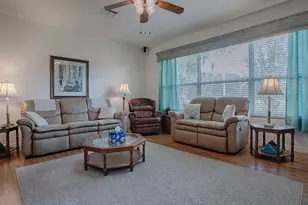 33409 Pennbrooke Pkwy, Leesburg, FL 34748 - Photo 16