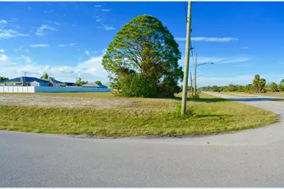 2814 Santa Barbara Boulevard N, Cape Coral, FL 33993 - Photo 4