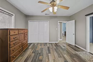 31400 Saunders Dr, Tavares, FL 32778 - Photo 16