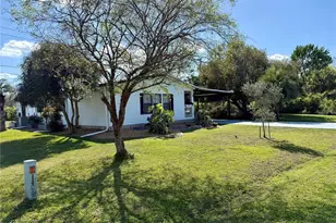 1 Robin Rd, Wildwood, FL 34785 - Photo 2