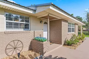 2376 Cr 444, Lake Panasoffkee, FL 33538 - Photo 10