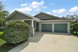 137 E Palmetto Ave, Howey in the Hills, FL 34737 - Photo 2