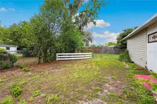 2072 NW 10th Terrace, Lake Panasoffkee, FL 33538 - Photo 8