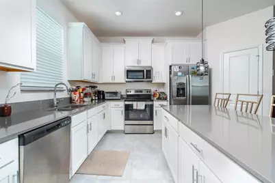 853 Laurel View Way, Groveland, FL 34736 - Photo 10