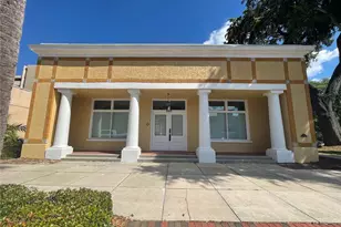 220 W Main St, Tavares, FL 32778 - Photo 1