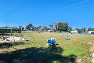 27 Robin Rd, Wildwood, FL 34785 - Photo 14