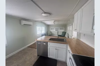 211 Southwinds Drive, Sarasota, FL 34231 - Photo 4