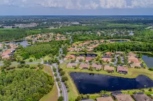 537 Montage Ln, Kissimmee, FL 34759 - Photo 4