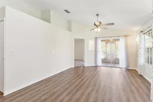 26030 Newcombe Cir, Leesburg, FL 34748 - Photo 10