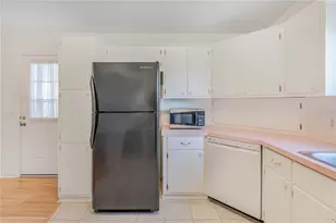 1114 Paradise Dr, Lady Lake, FL 32159 - Photo 10