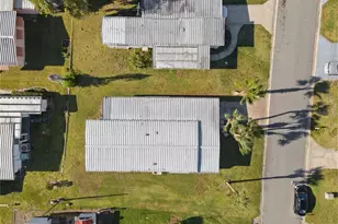 617 Coachwood Central, Leesburg, FL 34748 - Photo 2