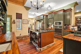 707 S Dixie Dr, Howey in the Hills, FL 34737 - Photo 4
