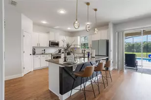 637 Neptune Dr, Groveland, FL 34736 - Photo 8