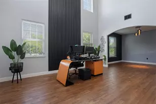 637 Neptune Dr, Groveland, FL 34736 - Photo 4