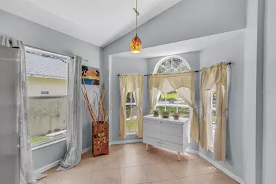 1906 Chathamoor Drive, Orlando, FL 32835 - Photo 4