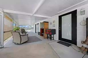 1025 Capella Dr, Tavares, FL 32778 - Photo 8