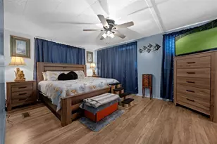 1025 Capella Dr, Tavares, FL 32778 - Photo 20