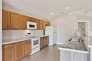 1055 Bluegrass Dr, Groveland, FL 34736 - Photo 14