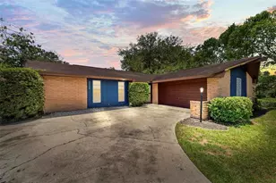 35338 Lake Unity Rd, Fruitland Park, FL 34731 - Photo 1