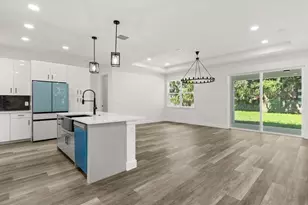 321 Watershore Dr, Leesburg, FL 34748 - Photo 10