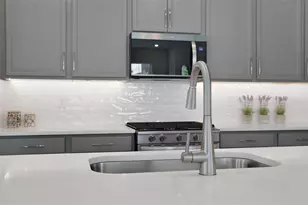 9035 Duany Ln, Lakewood Ranch, FL 34240 - Photo 10