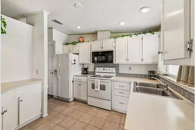 1802 Petunia Lane, The Villages, FL 32159 - Photo 10