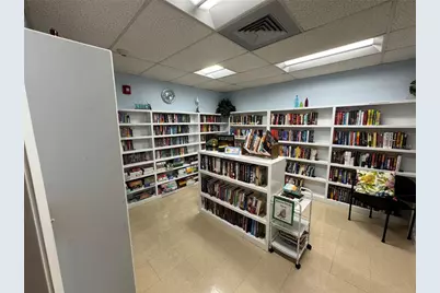 4805 Colonnades Cir E, Lakeland, FL 33811 - Photo 40