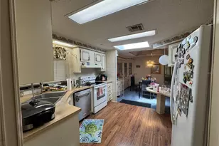 4805 Colonnades Cir E, Lakeland, FL 33811 - Photo 8