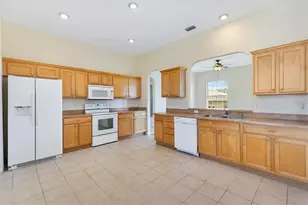 12205 SE 173rd Pl, Summerfield, FL 34491 - Photo 10