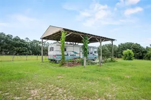 41636 Outlaw Ln, Weirsdale, FL 32195 - Photo 44