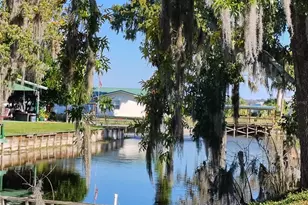 876 Cr 467, Lake Panasoffkee, FL 33538 - Photo 36