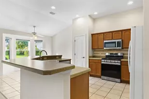 471 Gaskin Ln, The Villages, FL 32162 - Photo 10