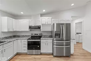 810 Ridge Ave, Wildwood, FL 34785 - Photo 8