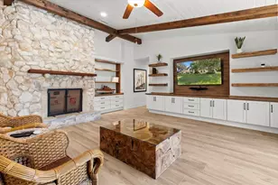 827 SW Kings Bay Dr, Crystal River, FL 34429 - Photo 8