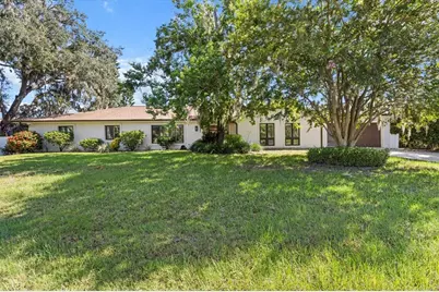 827 SW Kings Bay Drive, Crystal River, FL 34429 - Photo 1